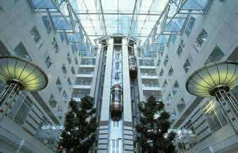 <em>Hilton Atrium Lobby </em>
  