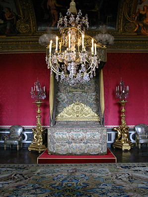 versailles - queen's bed